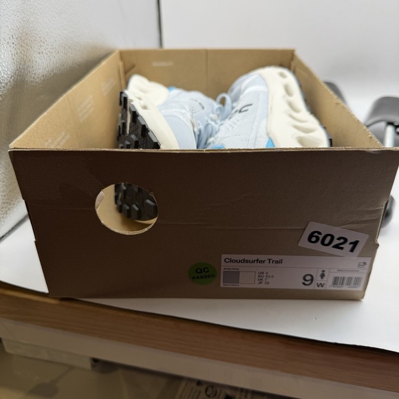 On Running Cloudsurfer Trail Blue Beige Women 9 Road Running Shoes 3WE10103042 - Picture 10 of 11